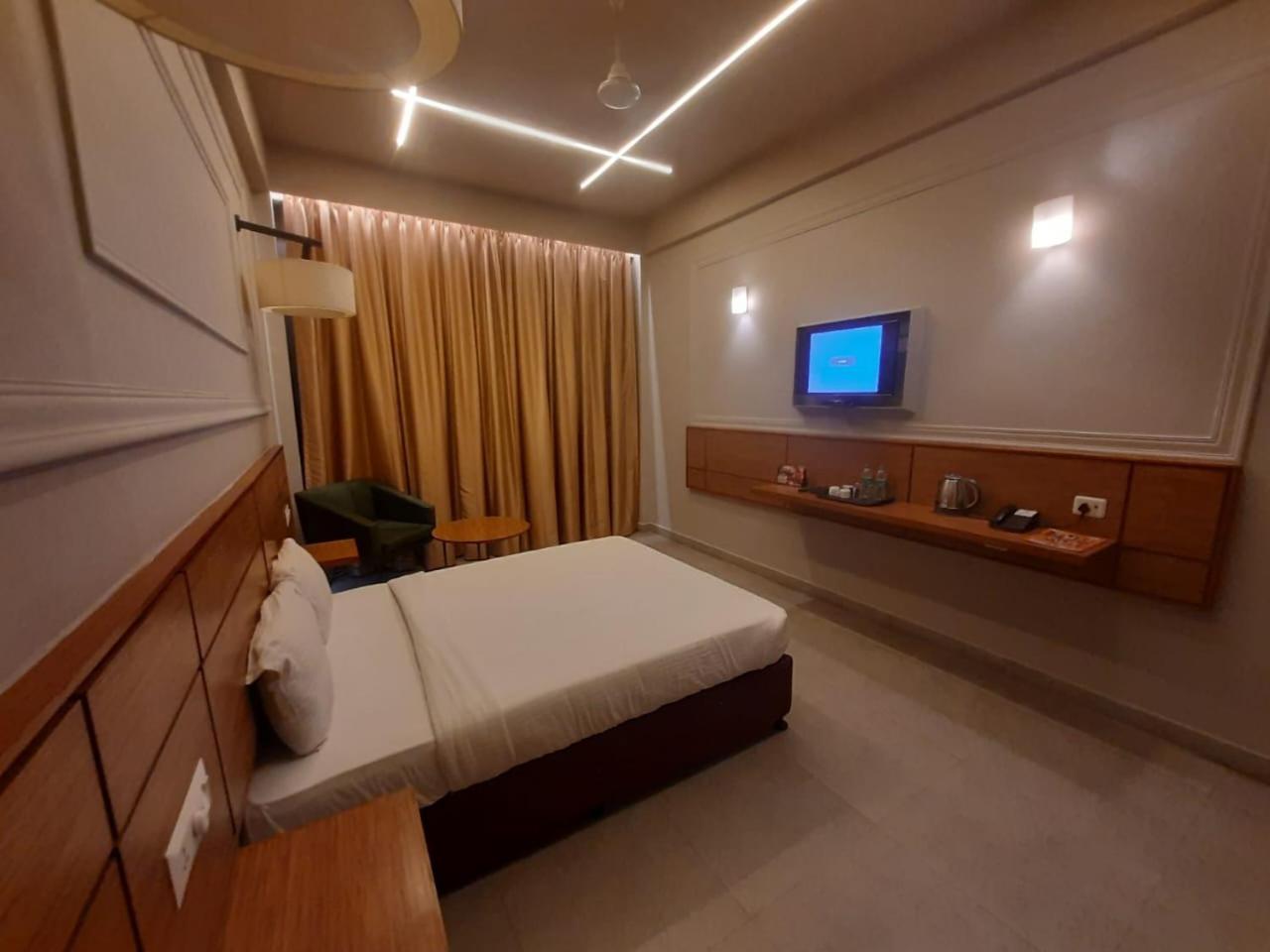 Max Hotels Prayagraj Extérieur photo