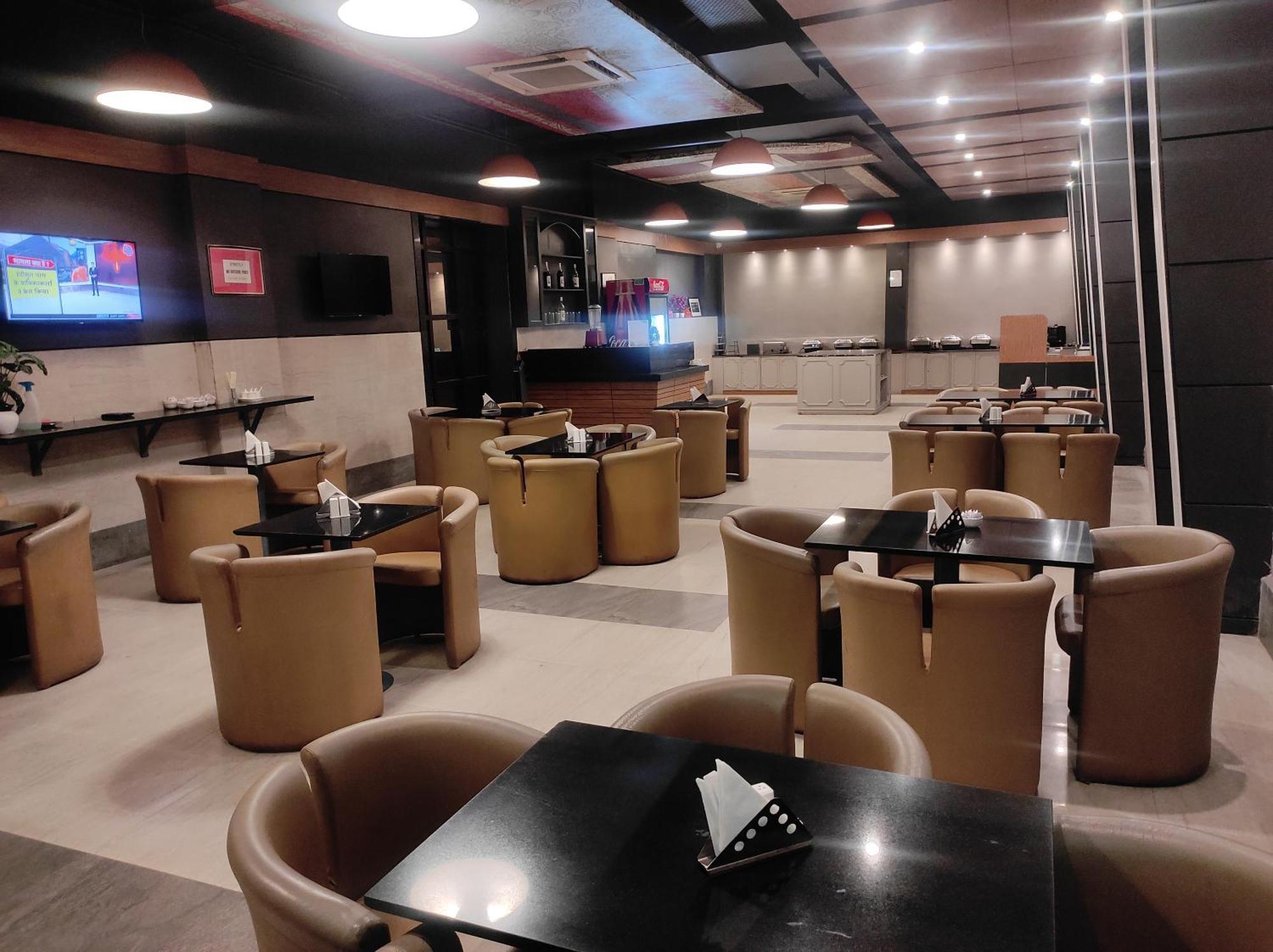 Max Hotels Prayagraj Extérieur photo